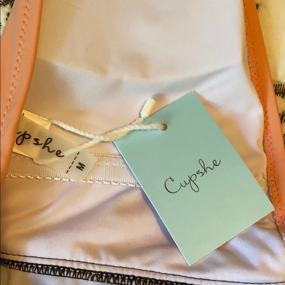 Cupshe one piece - Picture 4 of 4